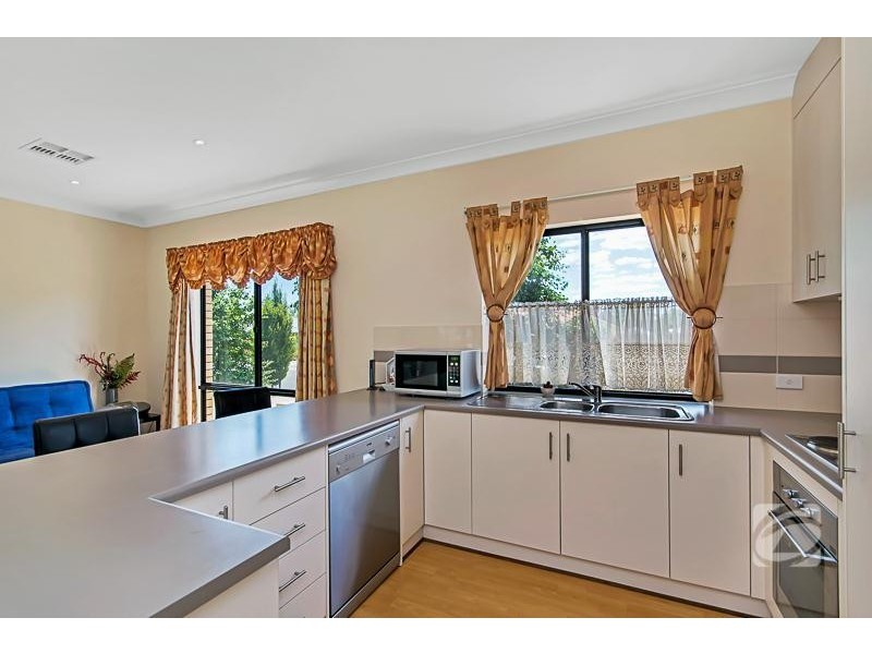 27 Barton Circuit, Mount Barker SA 5251