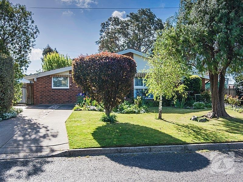 19 Mansfield Road, Mount Barker SA 5251