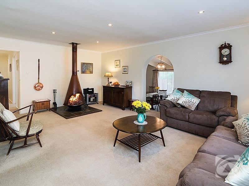 19 Mansfield Road, Mount Barker SA 5251