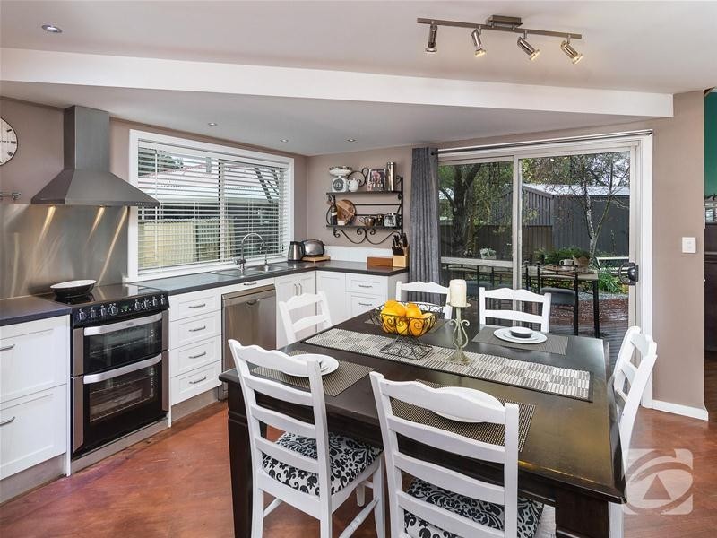 8 Railway Terrace, Mount Barker SA 5251