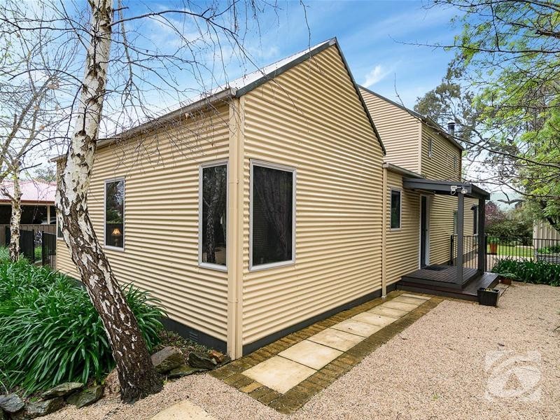 8 Railway Terrace, Mount Barker SA 5251