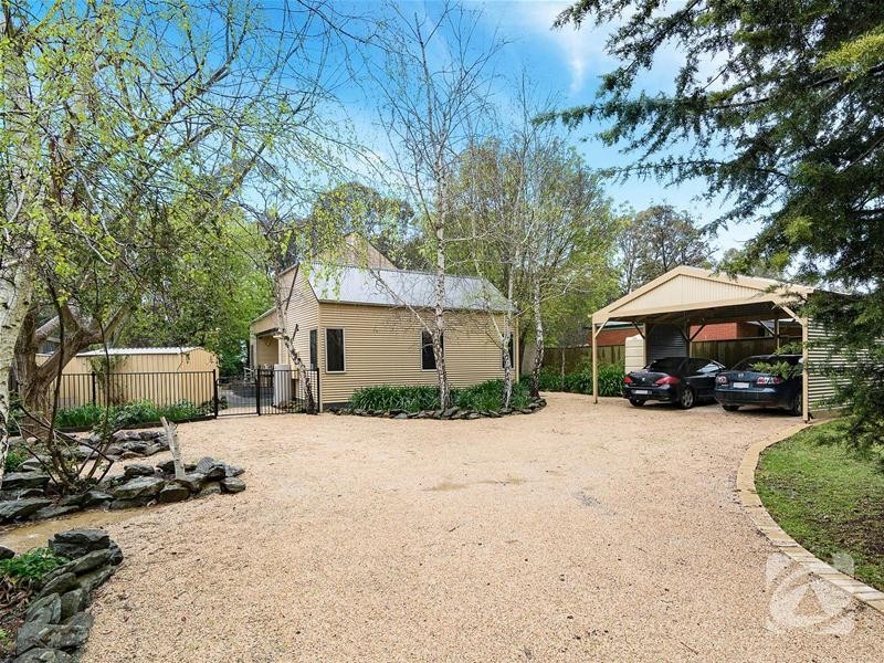 8 Railway Terrace, Mount Barker SA 5251