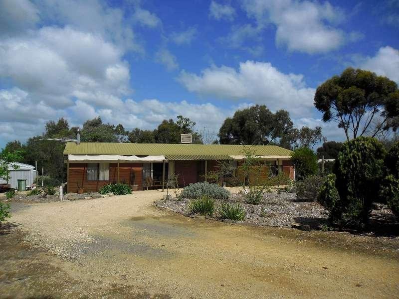 16 Avenue Road, Strathalbyn SA 5255