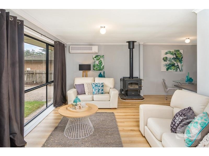 17 Deer Avenue, Mount Barker SA 5251