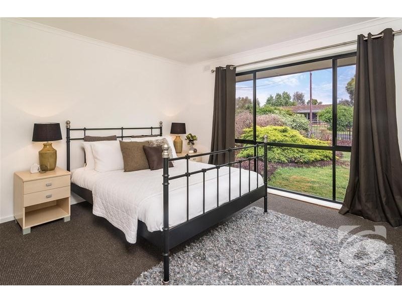 17 Deer Avenue, Mount Barker SA 5251