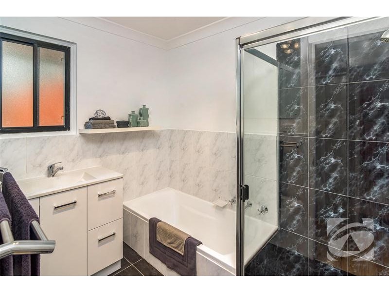 17 Deer Avenue, Mount Barker SA 5251