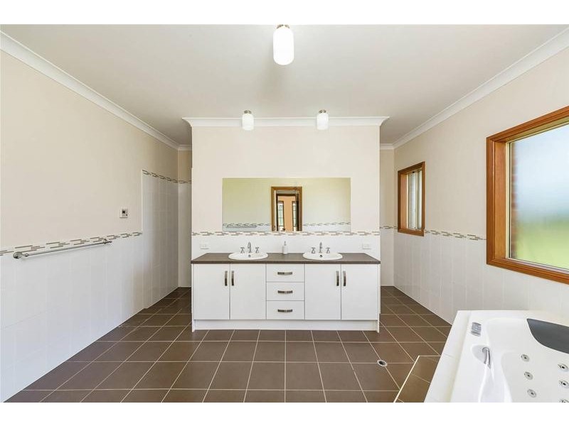 10 Creekside Grove, Mount Barker SA 5251