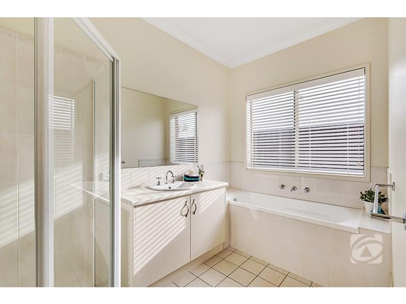 16 Greenfield Street, Mount Barker SA 5251