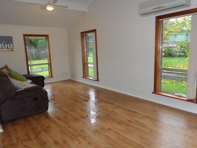 6 Uplands Street, Mount Barker SA 5251