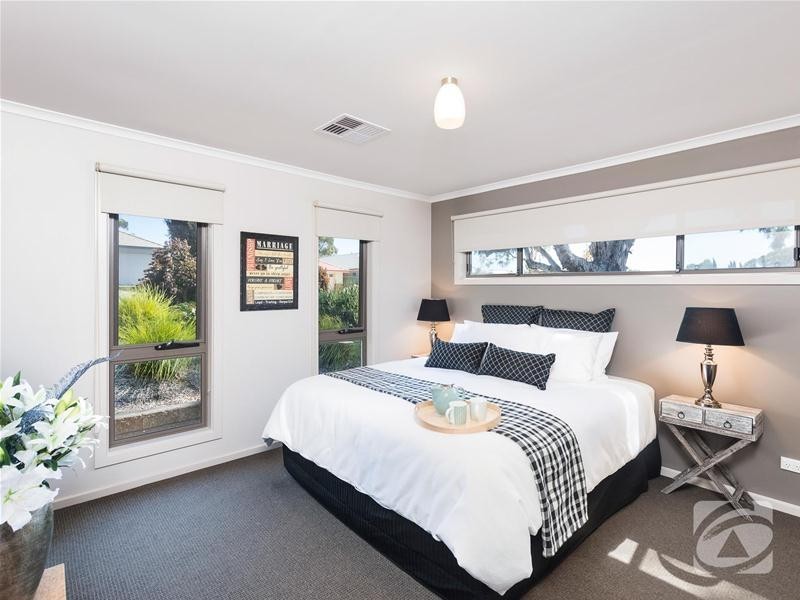 52 Barton Circuit, Mount Barker SA 5251