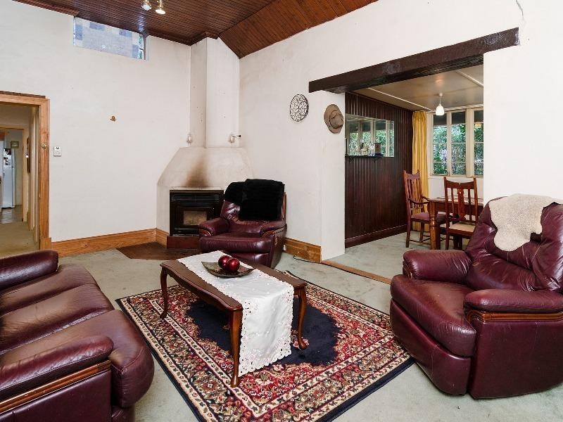 16 Adelaide Road, Mount Barker SA 5251