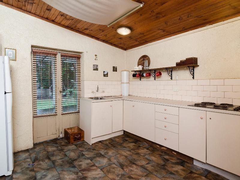 16 Adelaide Road, Mount Barker SA 5251