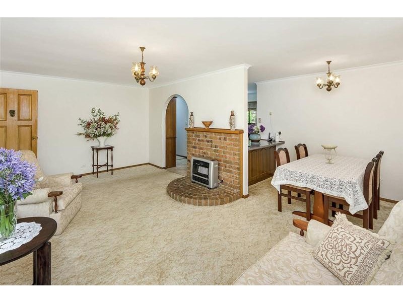 17 Maurice Road, Mount Barker SA 5251