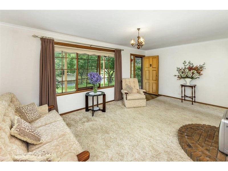 17 Maurice Road, Mount Barker SA 5251