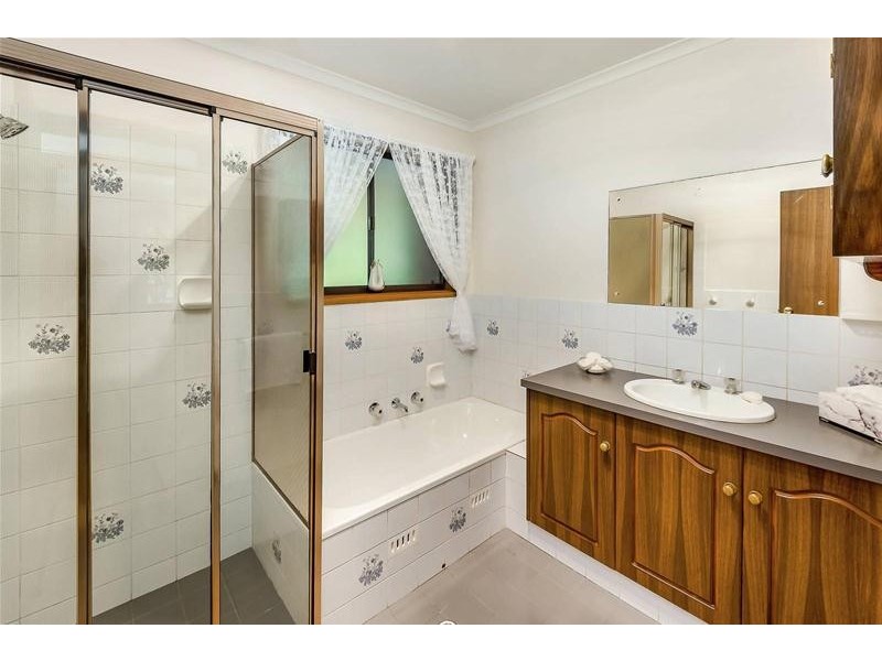 17 Maurice Road, Mount Barker SA 5251