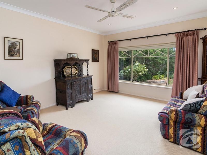 64 Burnbank Way, Mount Barker SA 5251