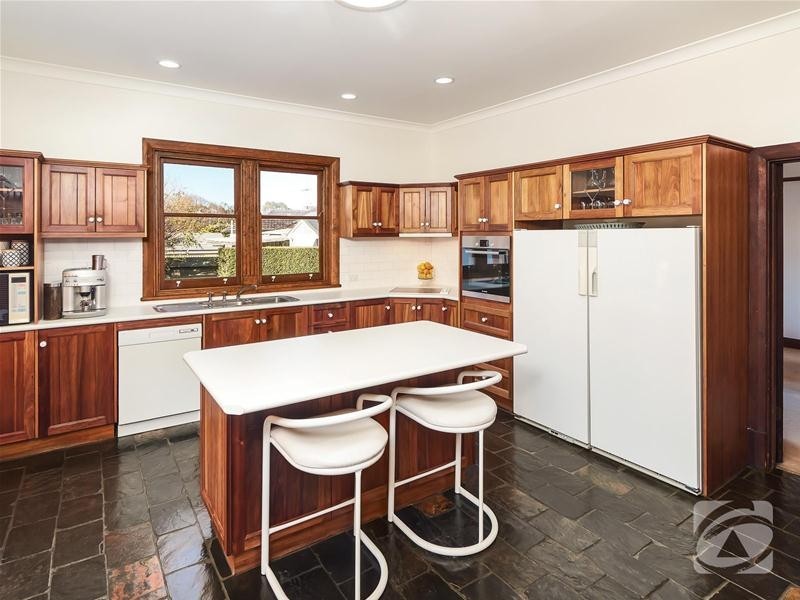 37 Wellington Road, Mount Barker SA 5251