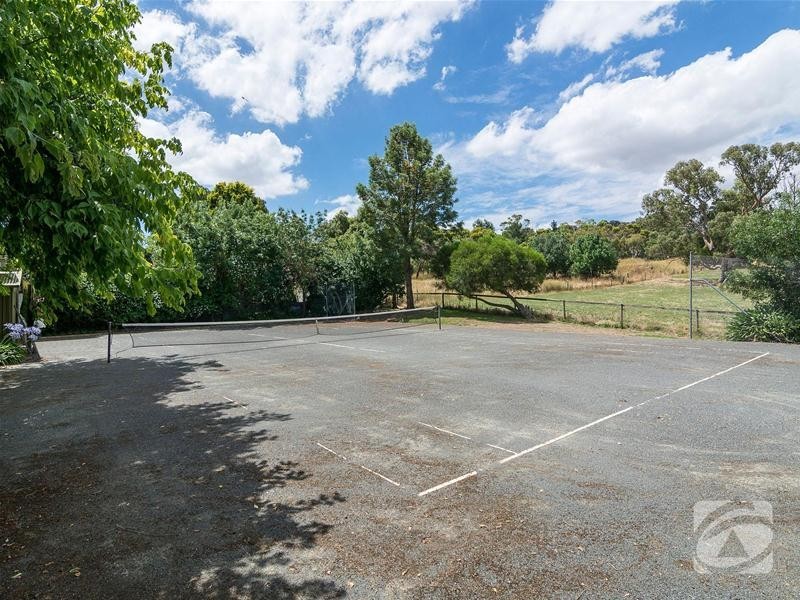8 Childs Road, Mount Barker SA 5251