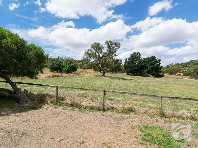 8 Childs Road, Mount Barker SA 5251