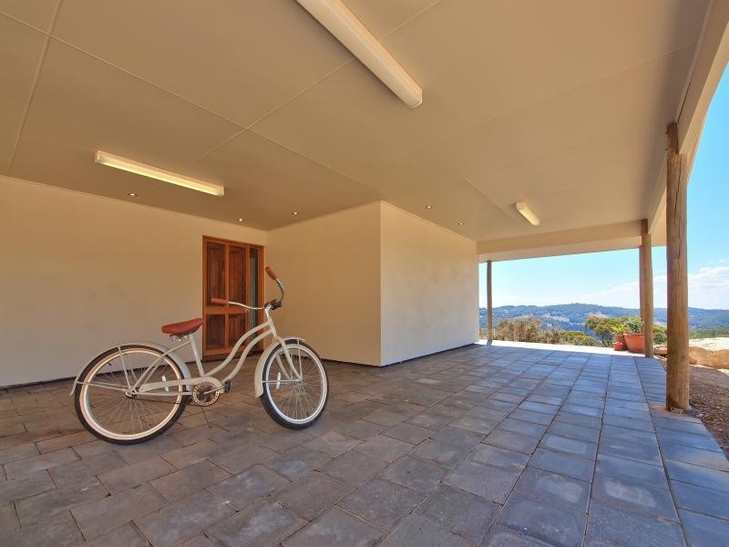 275 Deviation Road, Carey Gully SA 5144