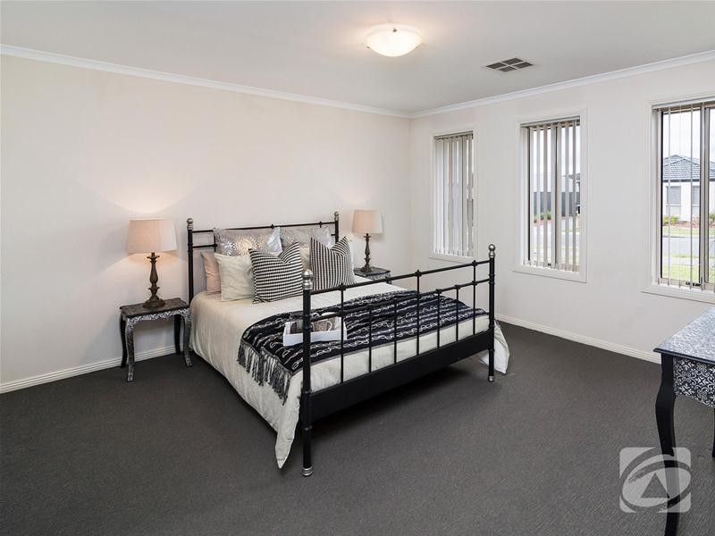 17 Carlson Street, Mount Barker SA 5251