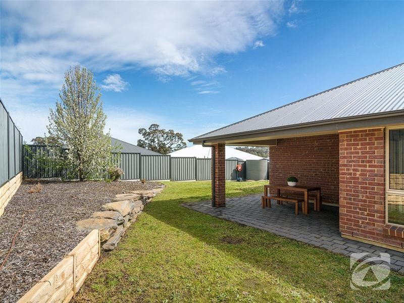 17 Carlson Street, Mount Barker SA 5251