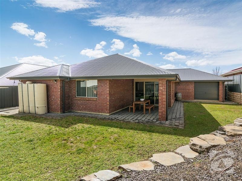 17 Carlson Street, Mount Barker SA 5251