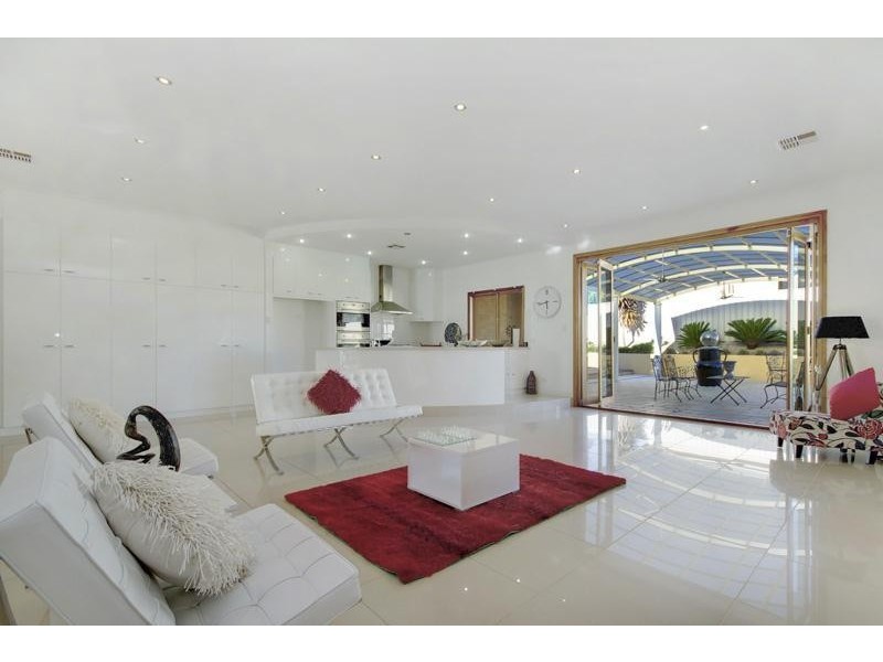 14 Pontiac Road, Mount Barker SA 5251