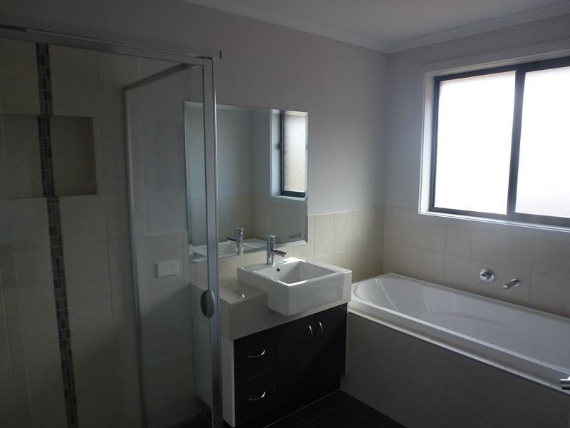 32 Belmont Crescent, Mount Barker SA 5251