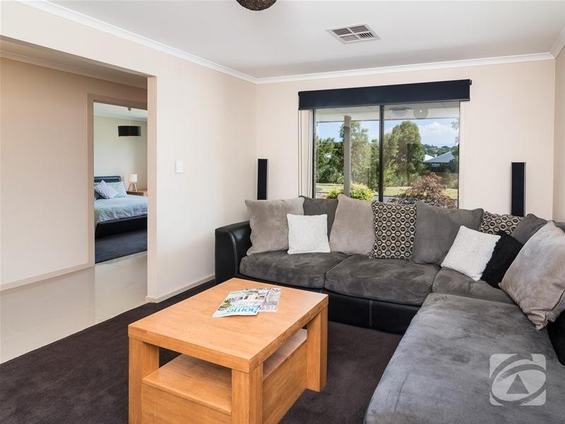 9 Laver Street, Mount Barker SA 5251