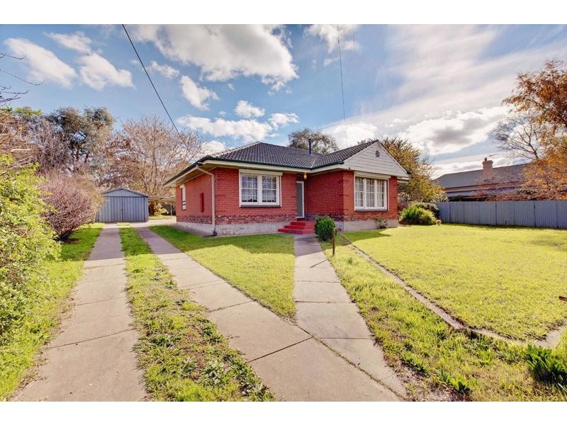 16 Albert Road, Mount Barker SA 5251