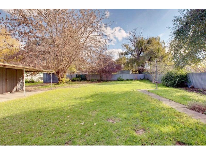 16 Albert Road, Mount Barker SA 5251