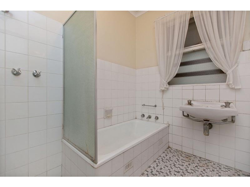 16 Albert Road, Mount Barker SA 5251