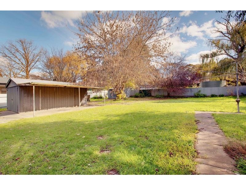 16 Albert Road, Mount Barker SA 5251