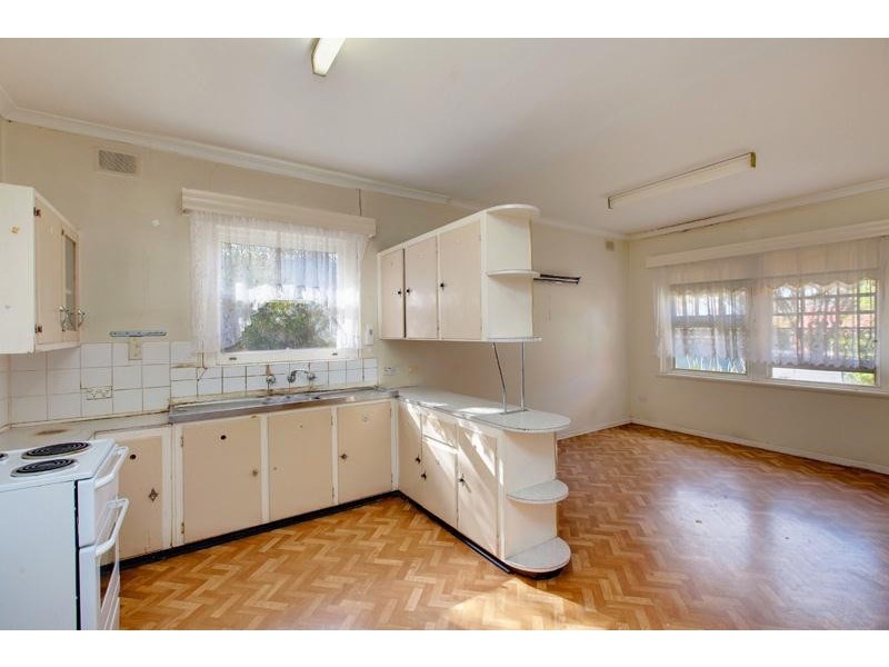 16 Albert Road, Mount Barker SA 5251