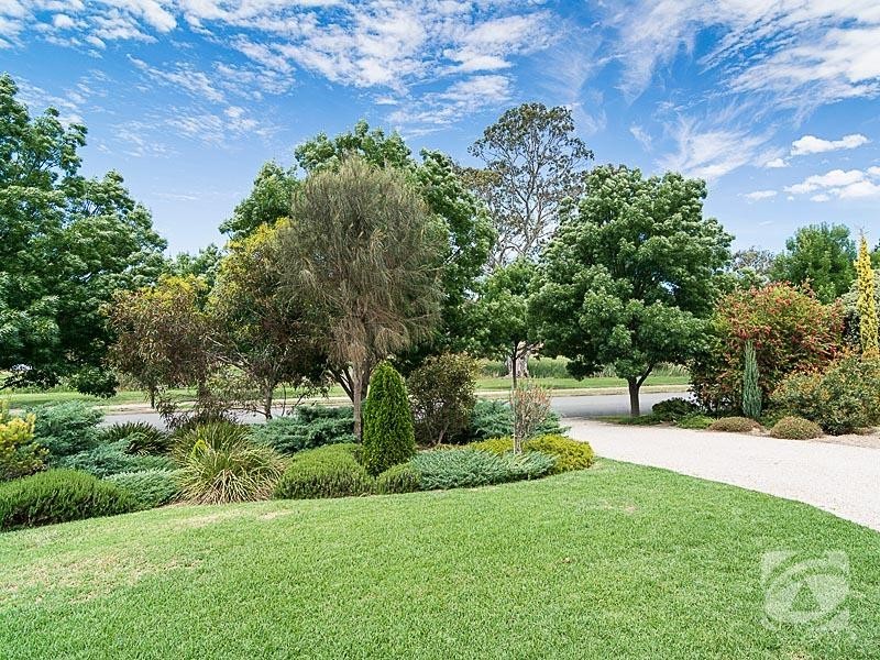 31 Waterford Avenue, Mount Barker SA 5251