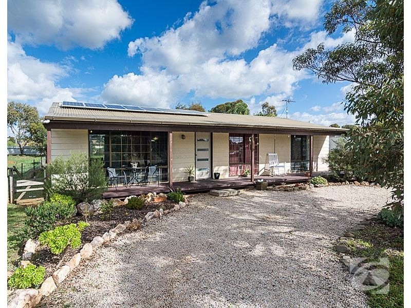 15 Cemetery Road, Callington SA 5254