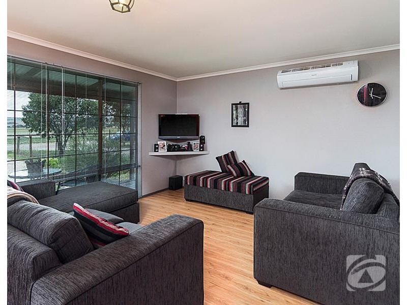 15 Cemetery Road, Callington SA 5254