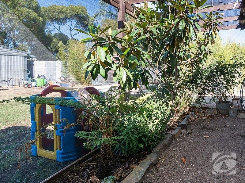 15 Cemetery Road, Callington SA 5254