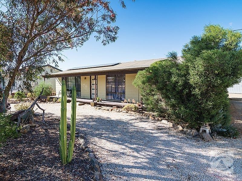 15 Cemetery Road, Callington SA 5254