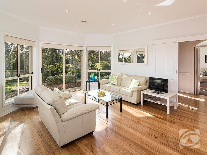 8 Burnbank Way, Mount Barker SA 5251