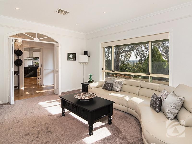 8 Burnbank Way, Mount Barker SA 5251