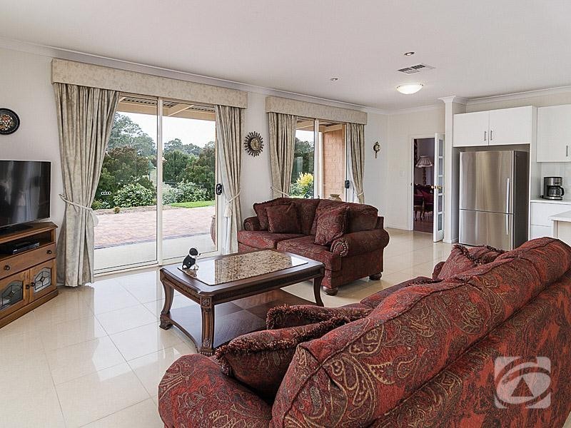 19 Waterford Avenue, Mount Barker SA 5251