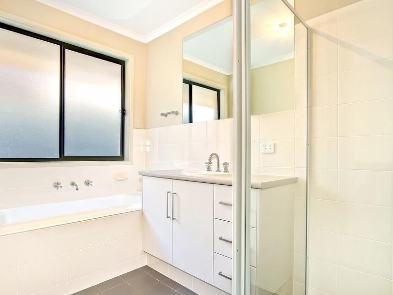 11 Pollard Street, Mount Barker SA 5251