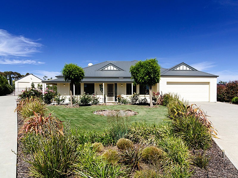 16 Barrow Court, Mount Barker SA 5251