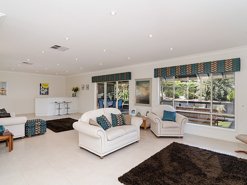 16 Barrow Court, Mount Barker SA 5251