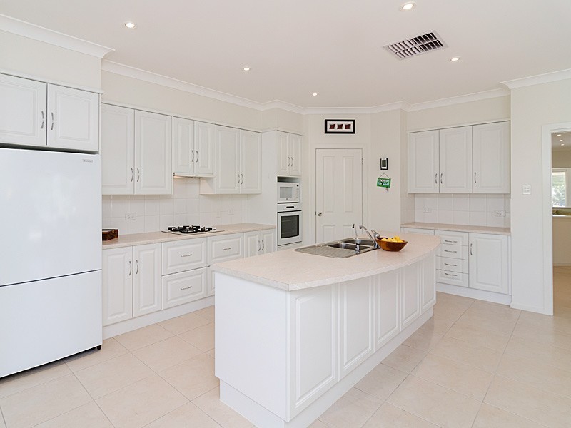 16 Barrow Court, Mount Barker SA 5251