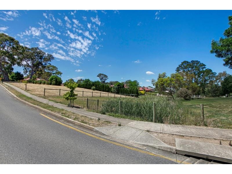 19 Fairfield Road, Mount Barker SA 5251