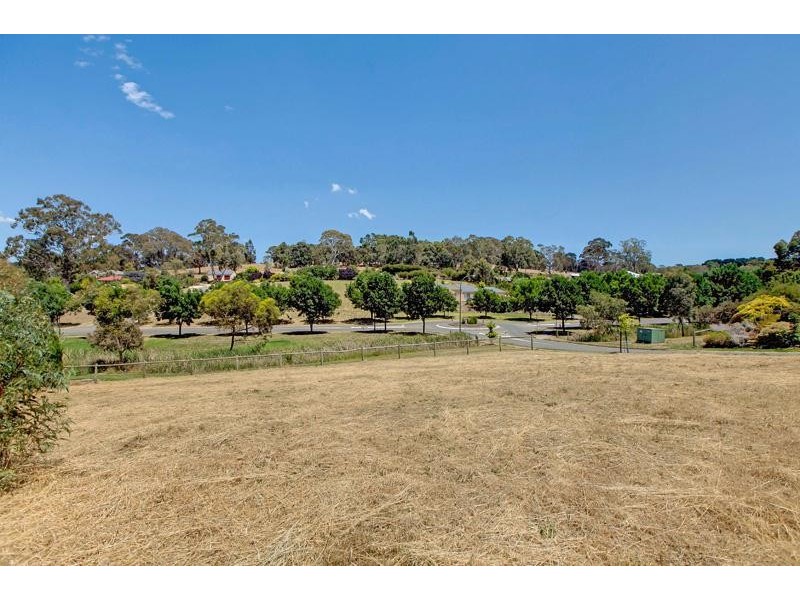19 Fairfield Road, Mount Barker SA 5251