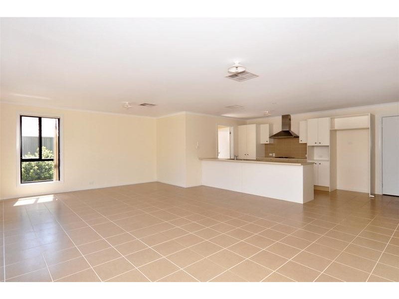 27 Downing Street, Mount Barker SA 5251